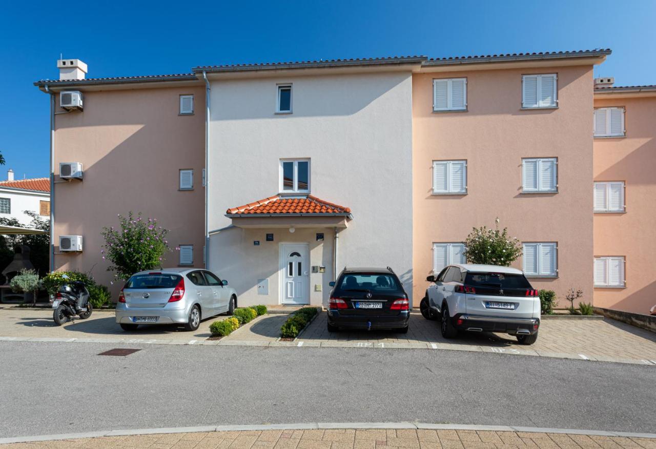 Apartments Crnekovic IV Baška Exterior foto